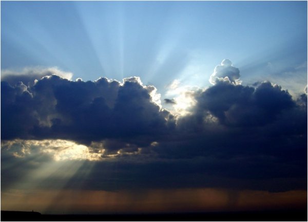 Солнце за облаками