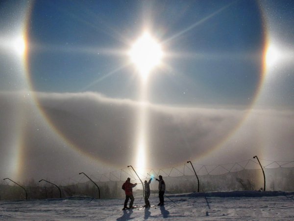 Световые столбы Северное сияние