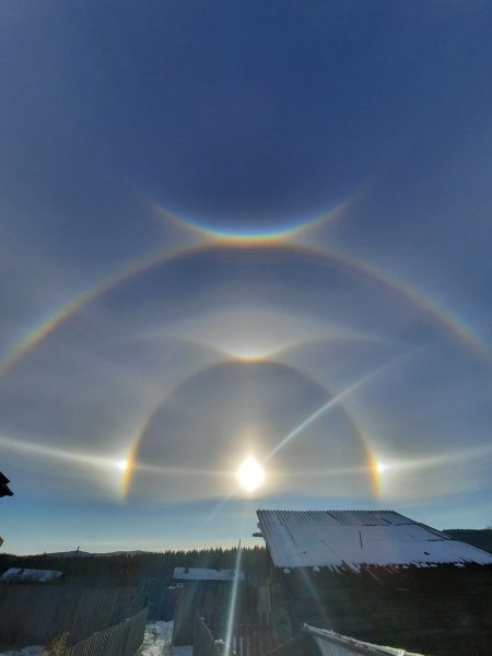 Вымеобразные трубчатые облака