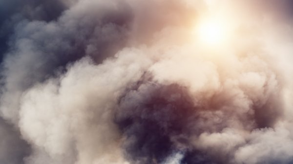 Дым от истребителя на картинке гранит