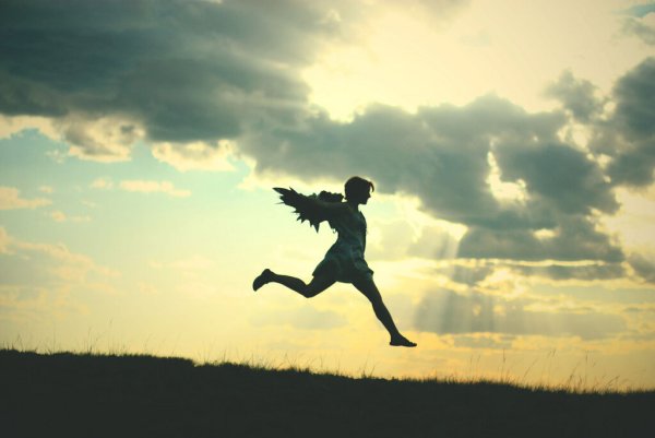 Человек взлетает