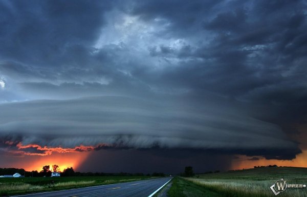 Надвигающиеся тучи