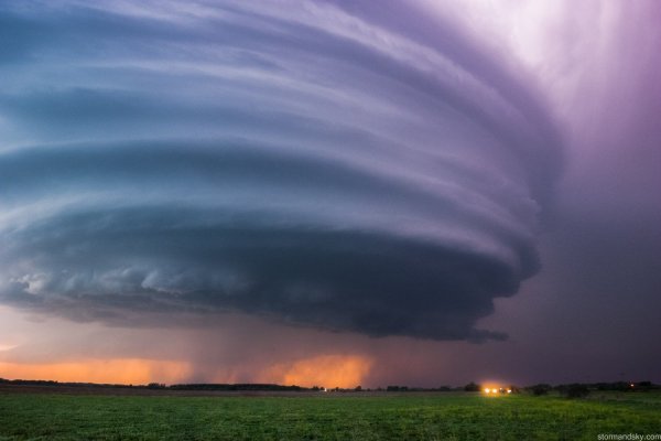 Ураган Тайфун Торнадо