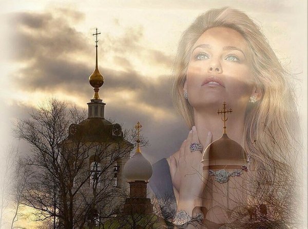 Девушка молится