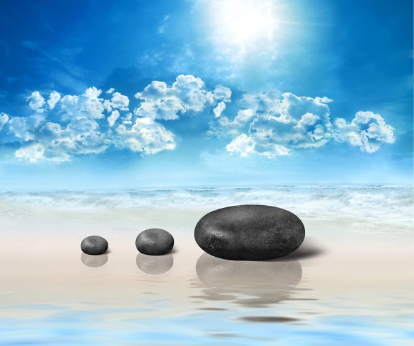 Камни на фоне неба