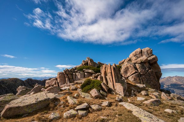 Гора Лукаш скалы гора