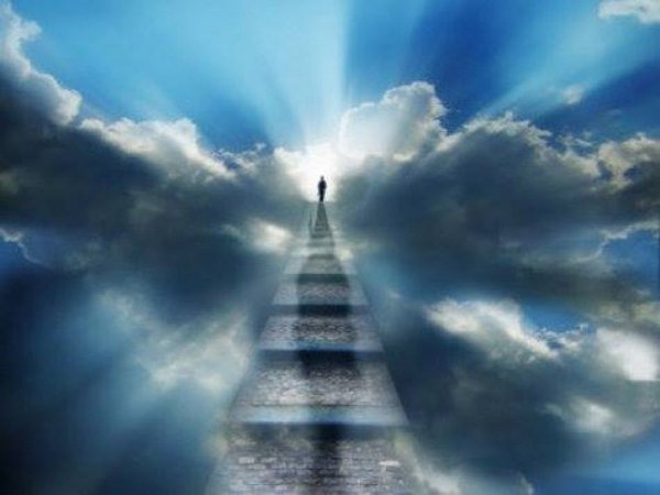 Человек уходит в небо