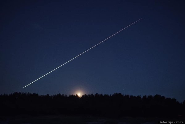 Метеорит в ночном небе