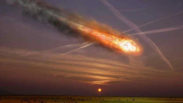 Метеорит падает на землю