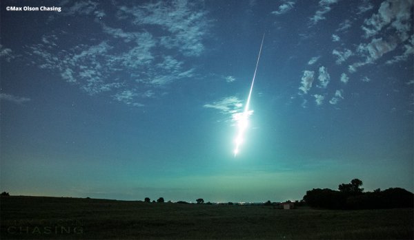 Горящий метеорит