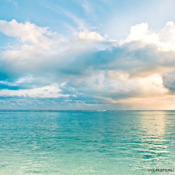 Отражение неба в море