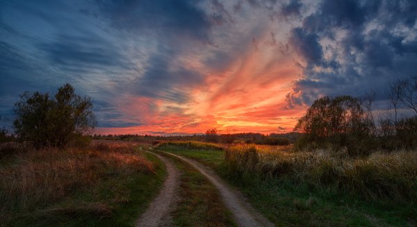 Осенний закат в деревне