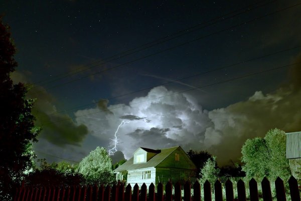 Гроза ночью в деревне