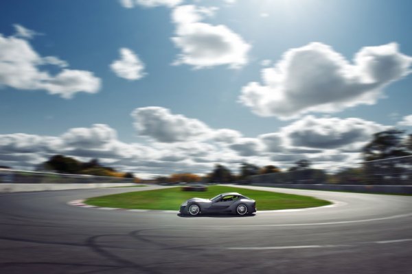 Автомобиль в небе