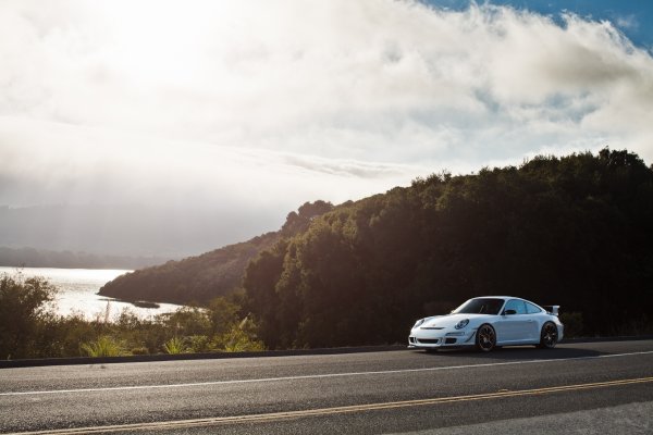 Дорога природа горы вид сбоку