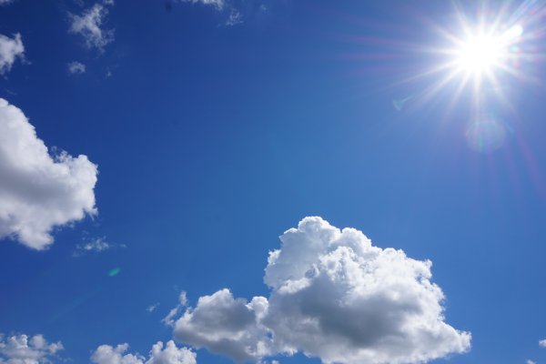 Голубое небо с облаками