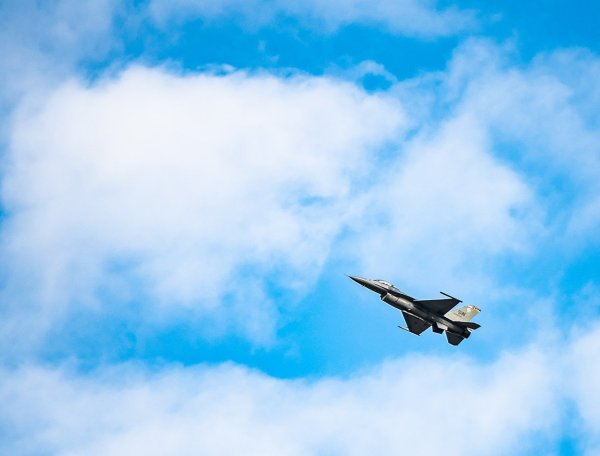 Российские военные самолёты в Енебе