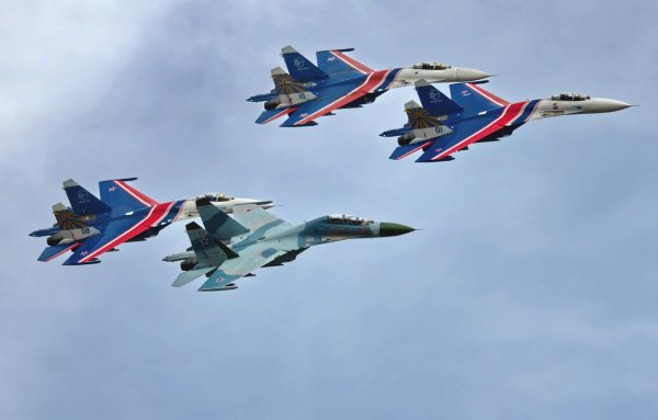 Военные самолеты в небе