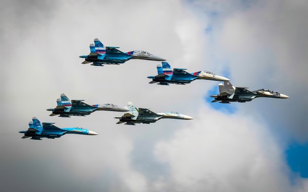 Истребитель в полете