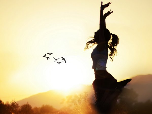 Силуэт на фоне солнца