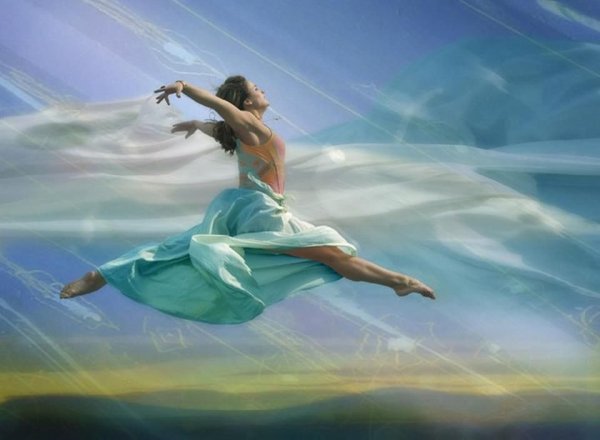 Летающая женщина