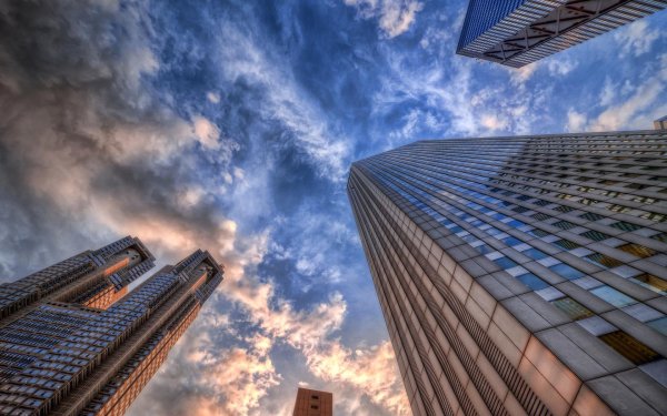 Здание на фоне неба