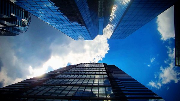 Небоскребы вид снизу