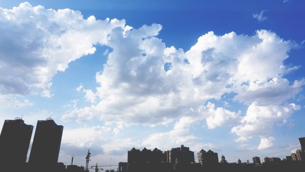 Облака над городом