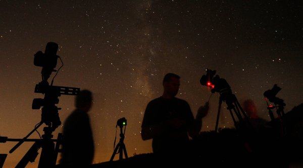 Телескоп и звездное небо