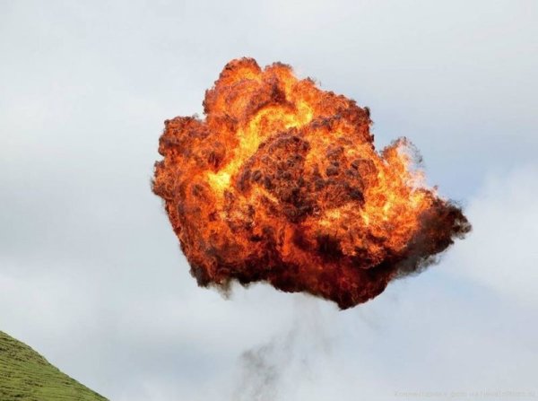 Огромный взрыв