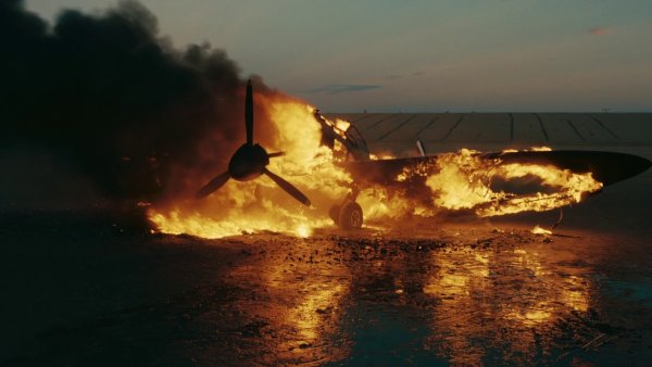 Дюнкерк горящий самолет