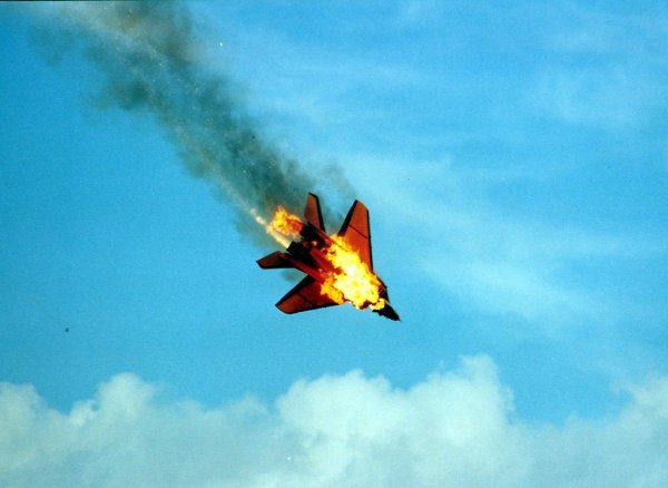 Падающий истребитель