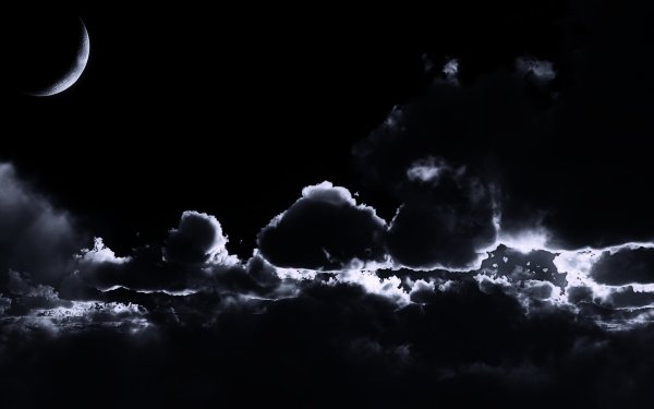 Ночные облака на черном фоне