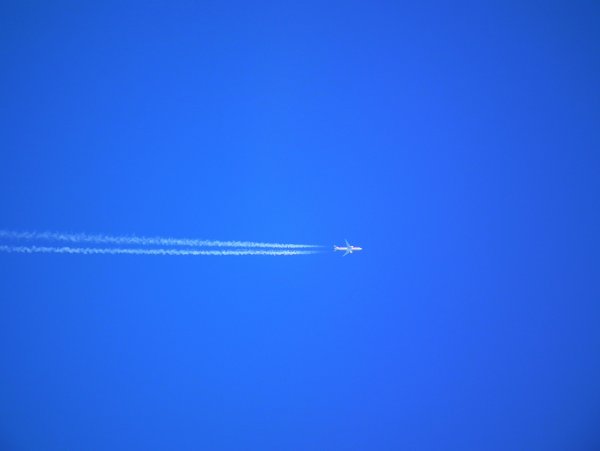 Самолет в небе