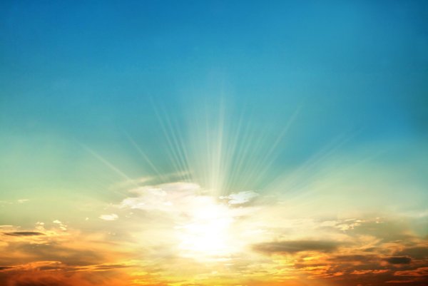 Голубое небо и солнце