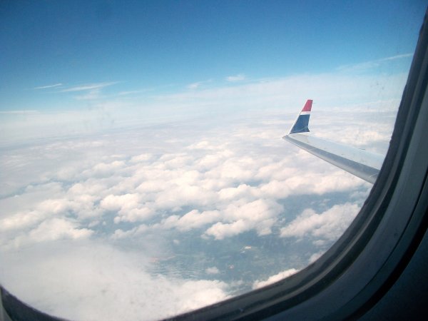 Облака из иллюминатора самолета