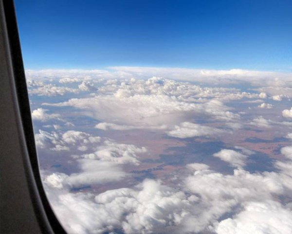 Облака из окна самолета