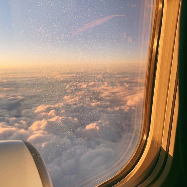 Иллюминатор самолета