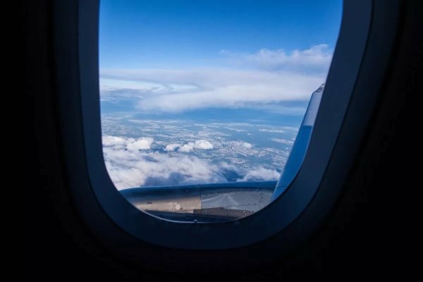 Окно иллюминатора