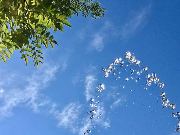 Голубое небо летом