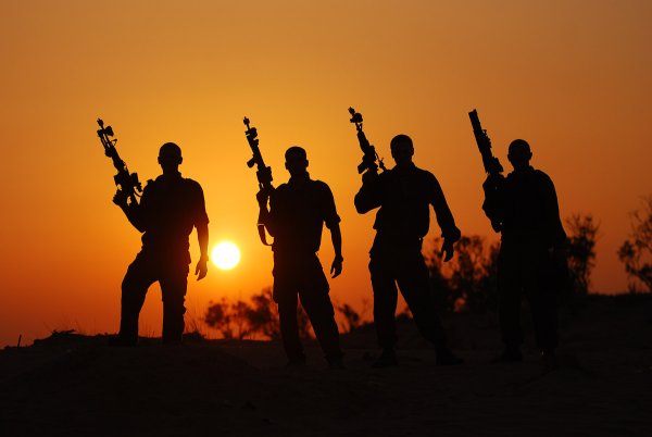 Уходящий солдат