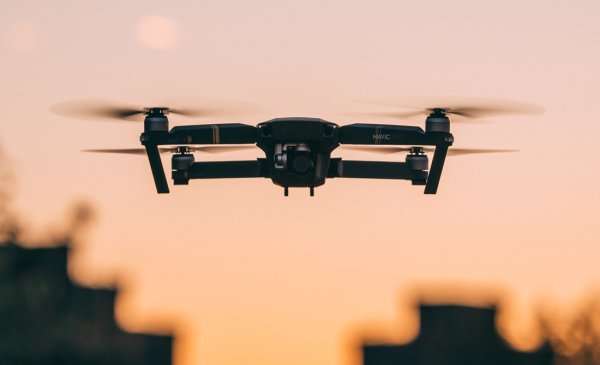 Беспилотники в небе