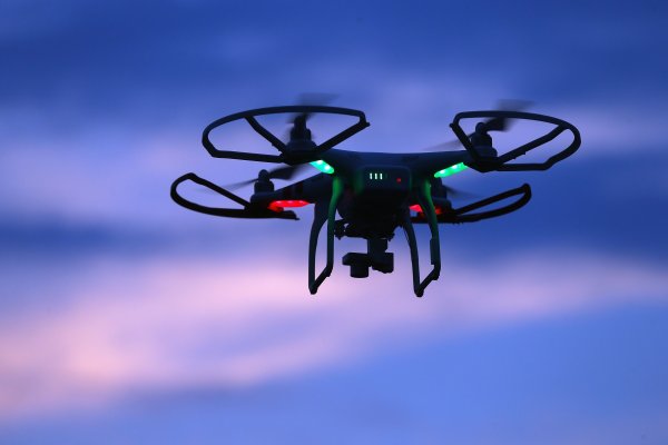 Квадрокоптеры в полете