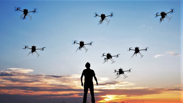 Рой дронов атака