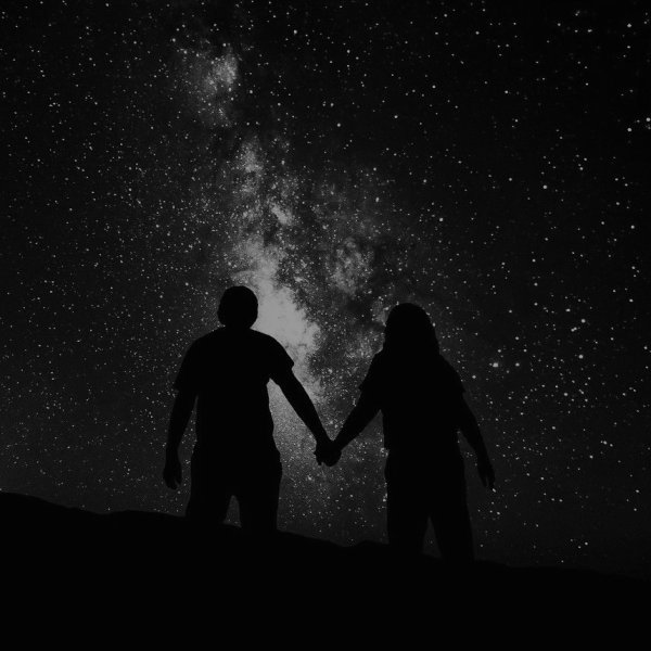 Влюбленные под луной