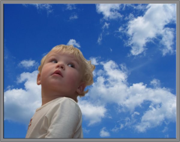 Девочка у окна