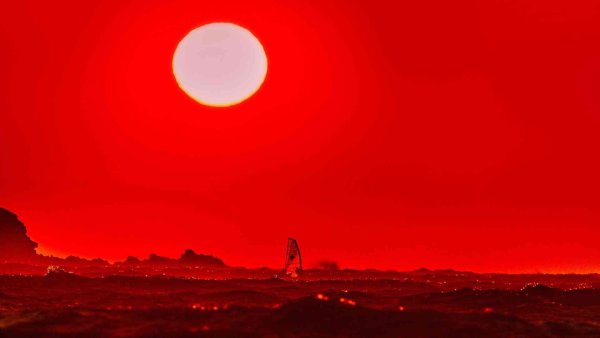 Красное солнце на закате