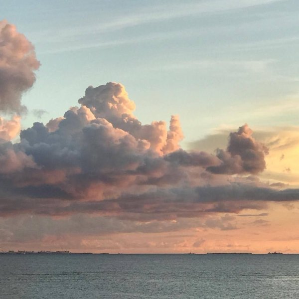 Сиреневые облака