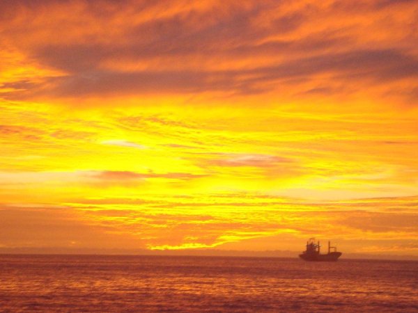 Желтый цвет заката