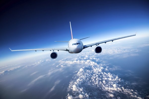 Боинг 787 Дримлайнер в небе